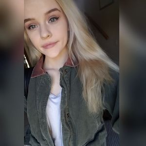 Meet your Posher, Elsa